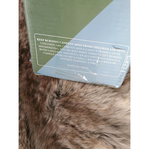 Box of 12 Laskey Dripless Taper Candles 9 1/2" Classic Pink - Picture 4 of 7